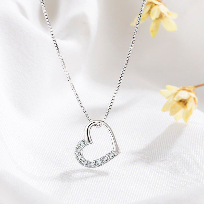 Collier avec pendentif en forme de cœur
