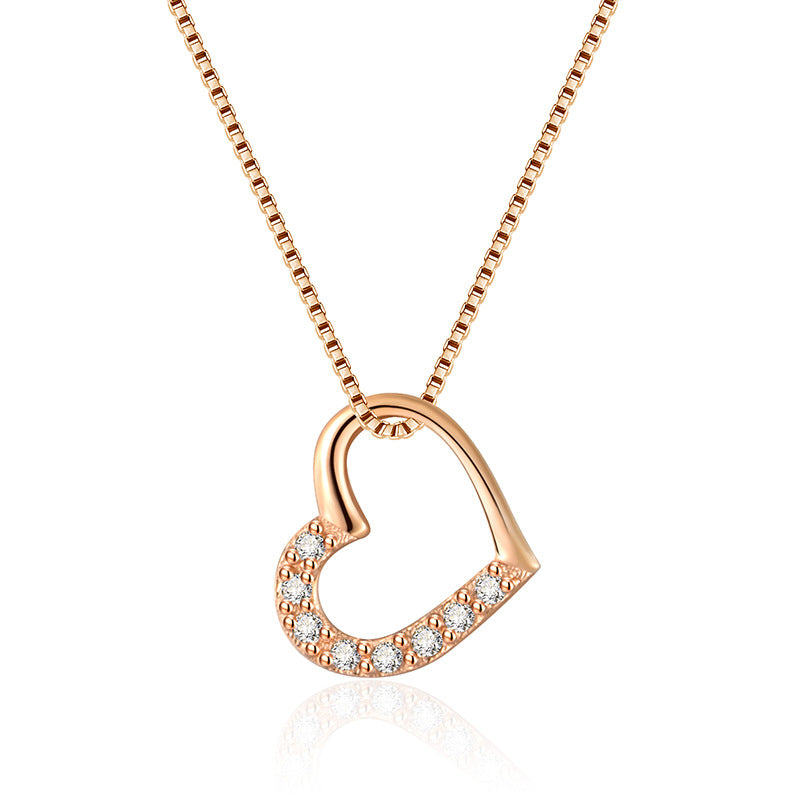 Collier avec pendentif en forme de cœur