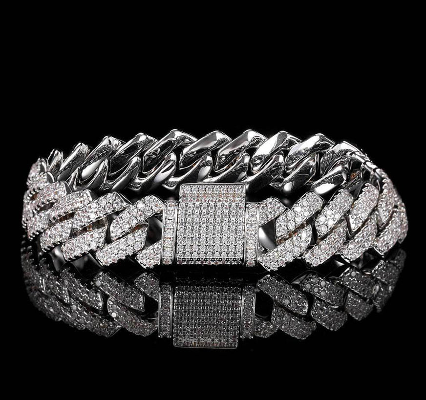 Nouveau - Bracelet haute gamme avec chaine cubaine et diamants