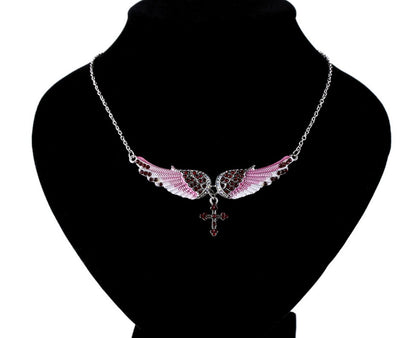 Nouveau - Joli collier avec pendentif ailes d'ange et croix